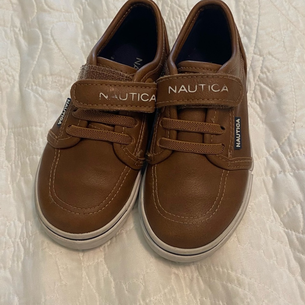 Toddler boy Nautica dress shoes. Size 8.